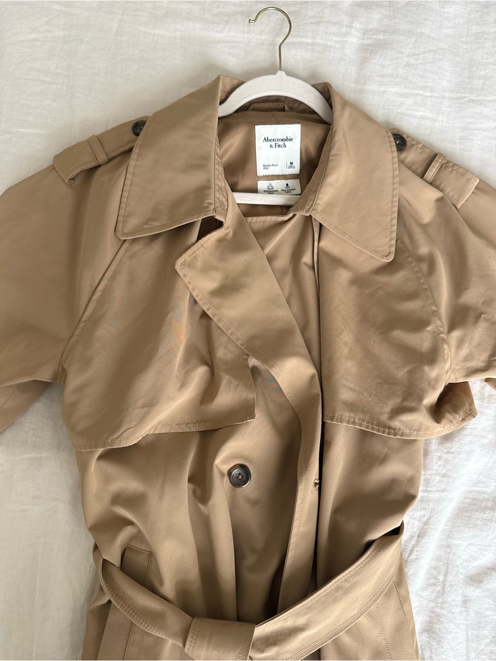 Abercrombie & Fitch Women's Khaki Trench Coat with Belt
